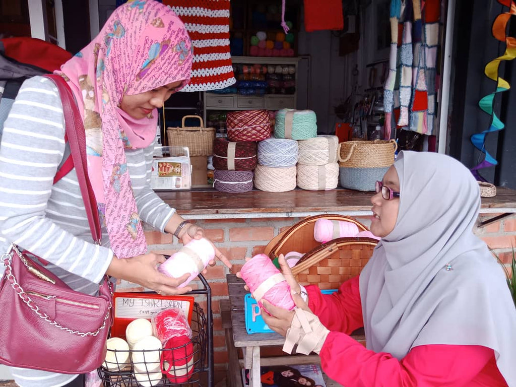 Fast and easy to buy yarns in MALAYSIA via pinkyfrogshop.com