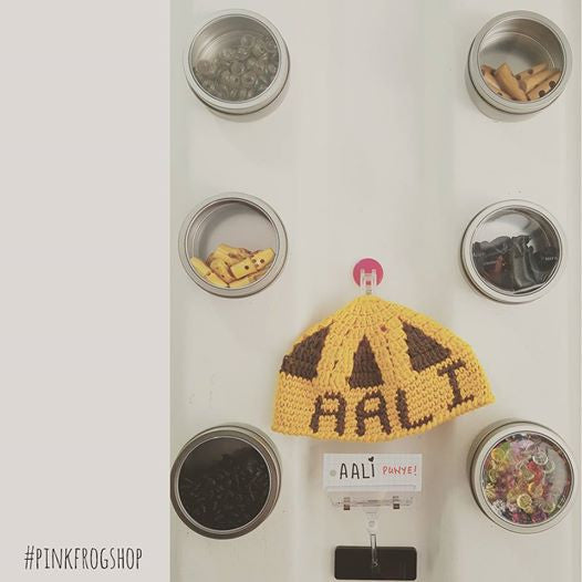 Crochet kopiah bernama benggunakan BCyarn di Pinkyfrogshop.