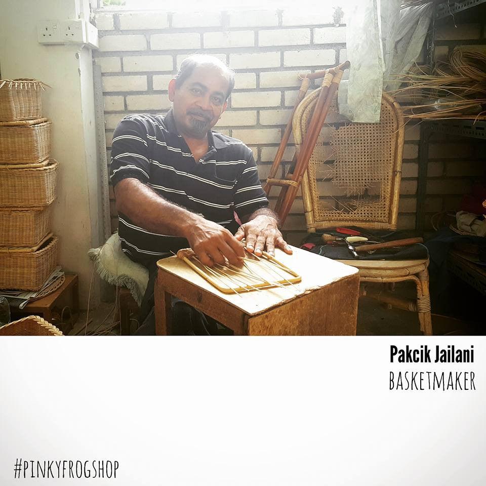 Support Pakcik Jailani dengan membeli bakul handmade.