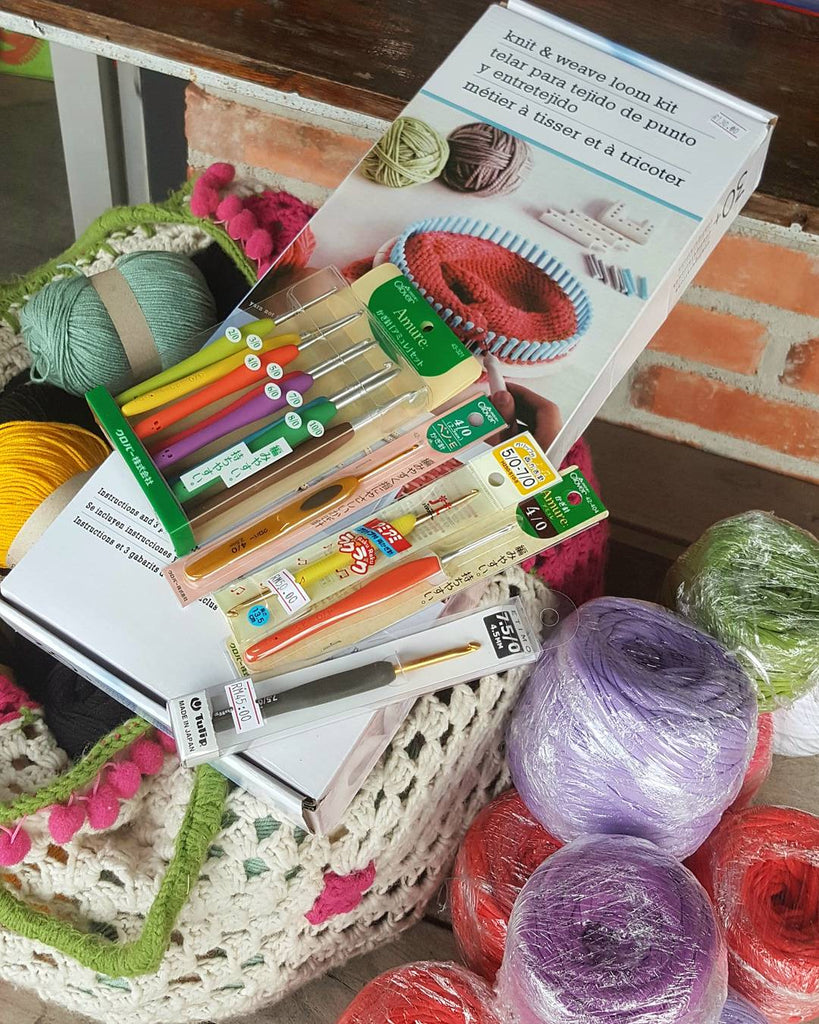 Jom beli benang kait di Pinkyfrog Studio.
