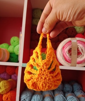 Crochet PATTERN : BijanEGG cozy Goodie Bag (Pattern in PDF format)